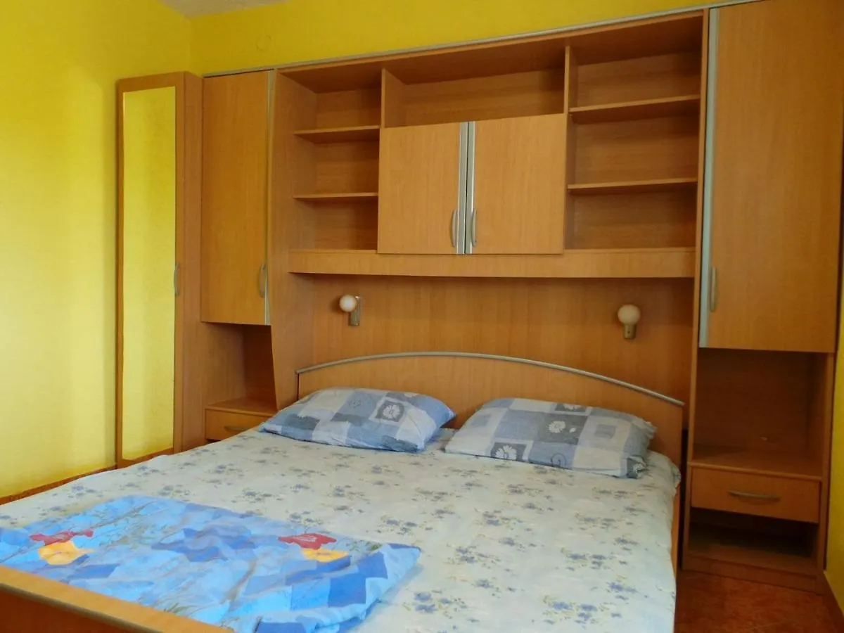Apartment Nedo Lopar 0*,  Croatia