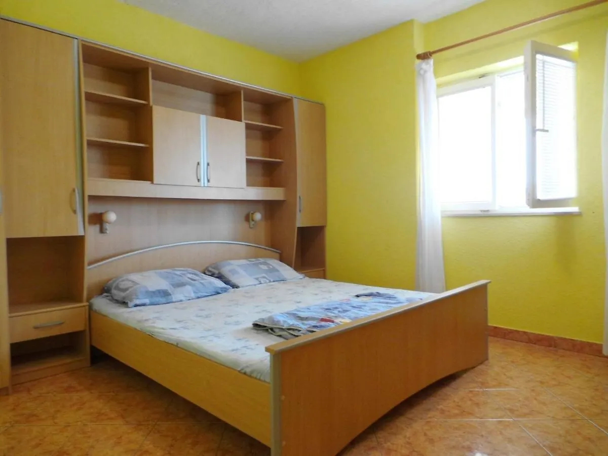 Apartment Nedo Lopar Croatia
